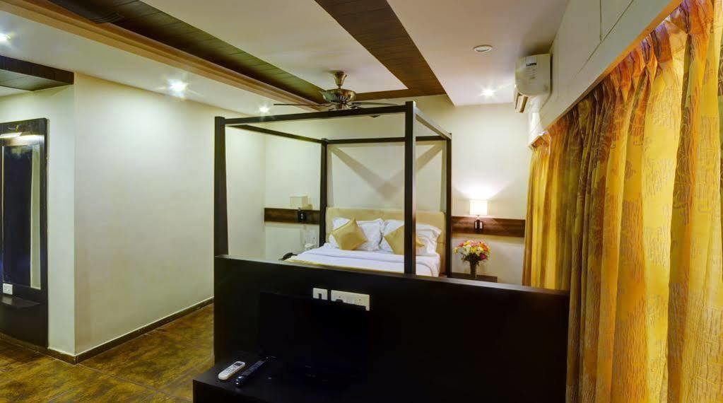 Resort De Crossroads Calangute Exterior foto